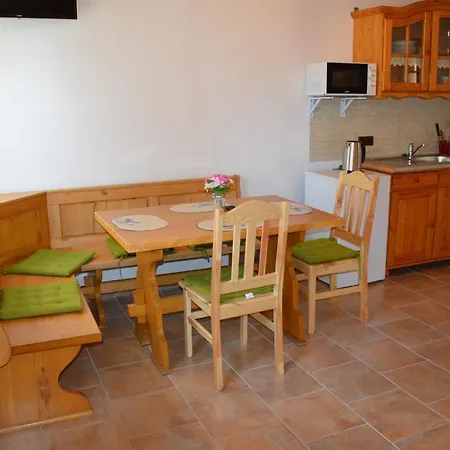 U Podkovare Guest house *